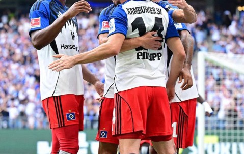 宝盈-汉堡球员集体亮相，助球队摆脱颓势的简单介绍