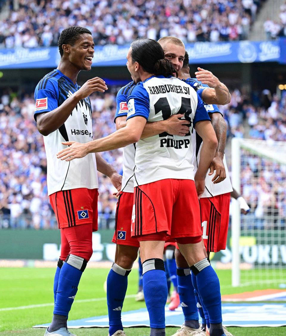 汉堡球员集体亮相，助球队摆脱颓势的简单介绍