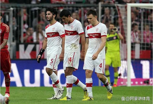 汉堡球员集体亮相，助球队摆脱颓势的简单介绍